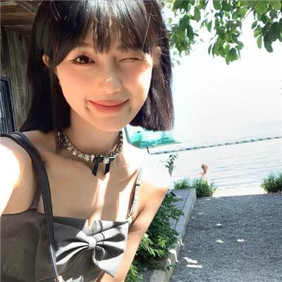 爱长颈鹿的女人
